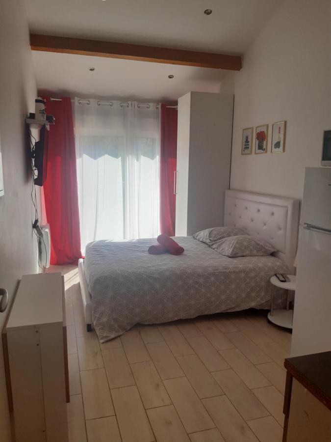 LA nuit étoilée Hotel Marsiglia Esterno foto